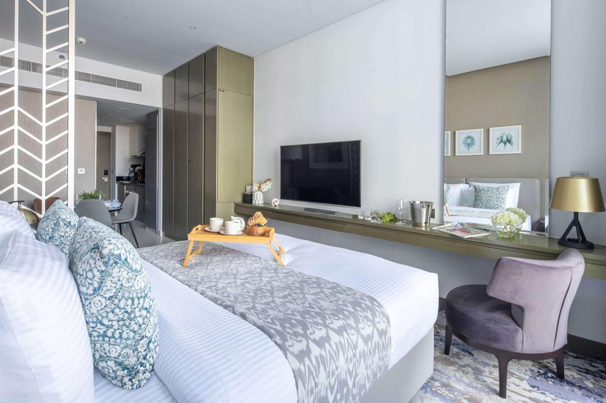 Frank Porter - Damac Maison Prive B Dubai